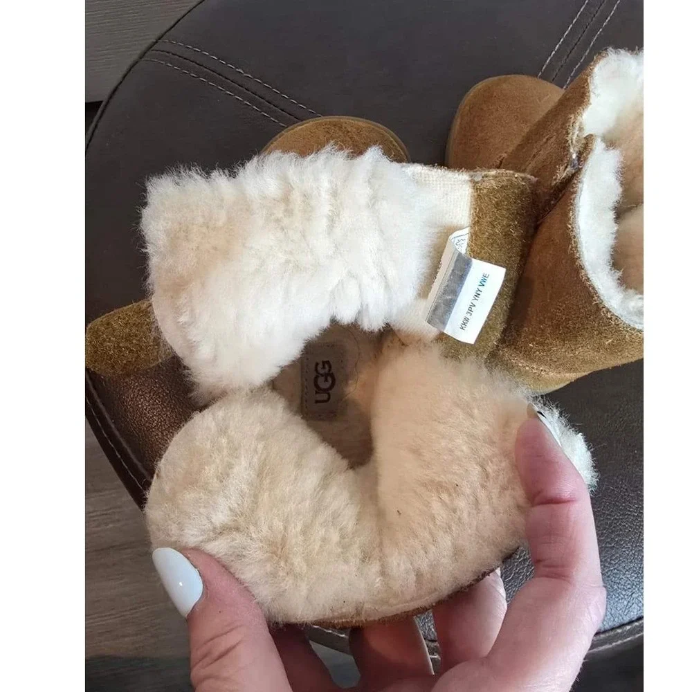 UGG Keelan Toddler Chestnut Suede Sheepskin Boots 1096089I Size 4/5